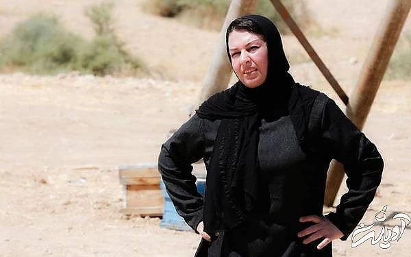 گیتی قاسمی در فیلم خروج گیتی قاسمی